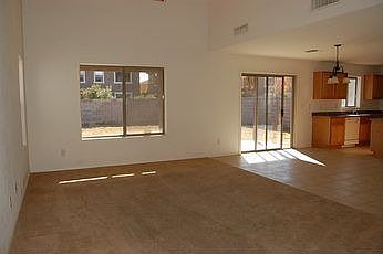 2nd image of 447 E Maddison St