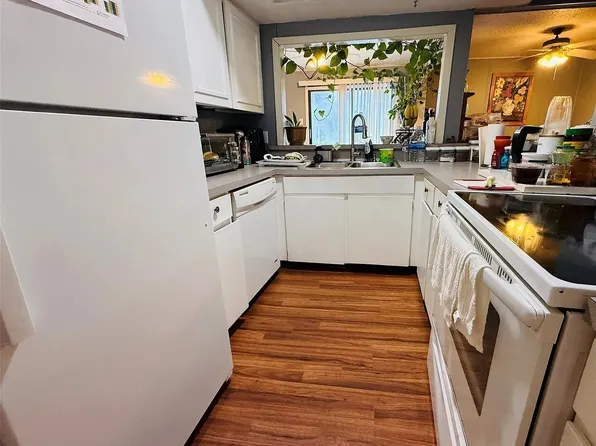 2610 Santiago Cir, Grand Prairie, TX 75052