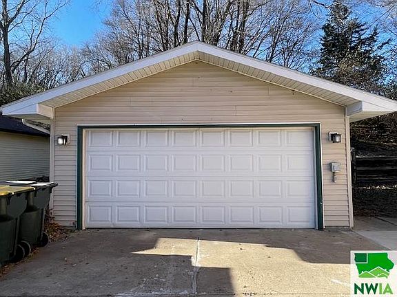 3rd image of 1745 Harkin Pl