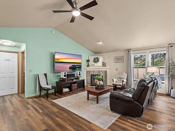 2nd image of 8912 47th Drive NE