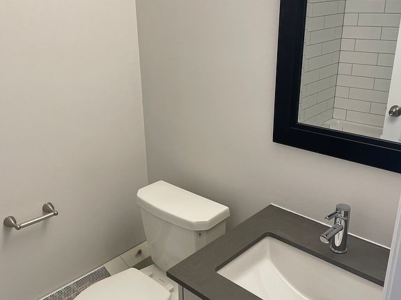 5th image of 341 Whitby Ave #1192391