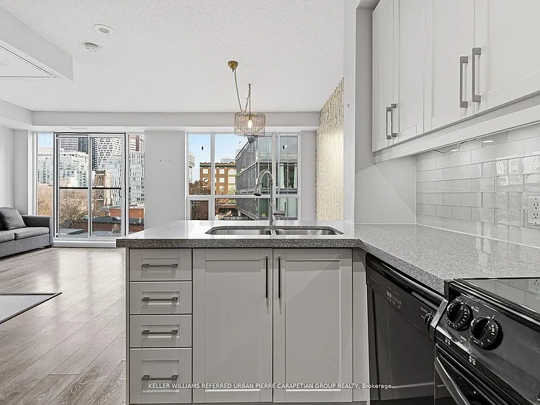 18 Beverley St #706B — Photo 18