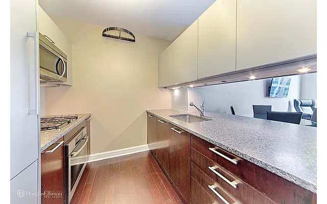 Rented by Douglas Elliman | media 25