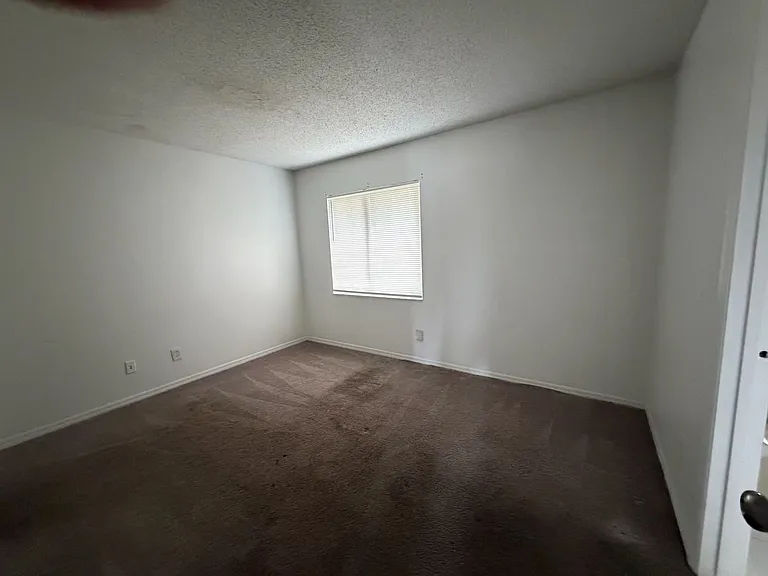 2714 Adela Ave — Photo 6