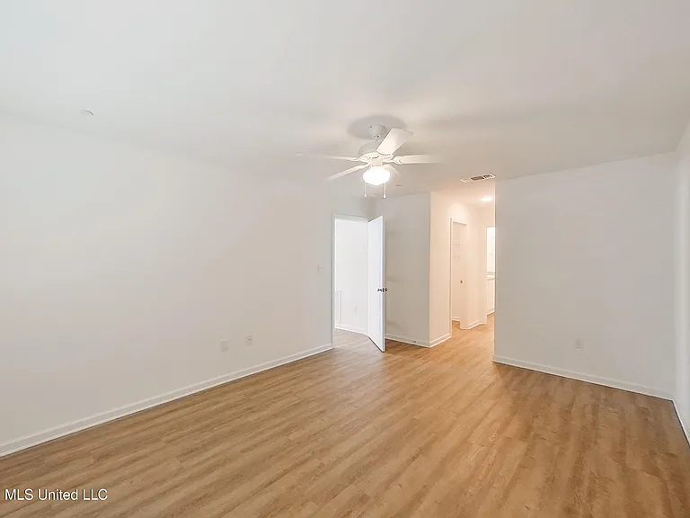11405 Camden Court Cir — Photo 17