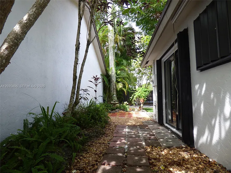 10857 SW 132nd Circle Ct — Photo 27