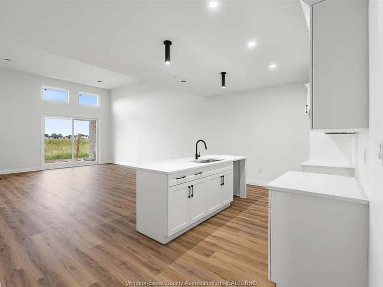 154 McLellan Ave #A — Photo 5