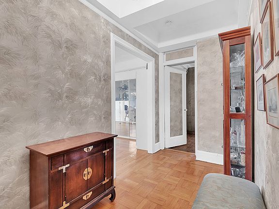 4th image of 260 W End Ave APT 7A