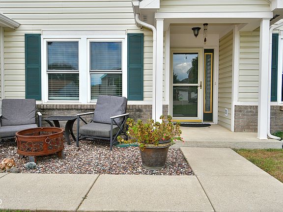 2nd image of 778 Viceroy Ct