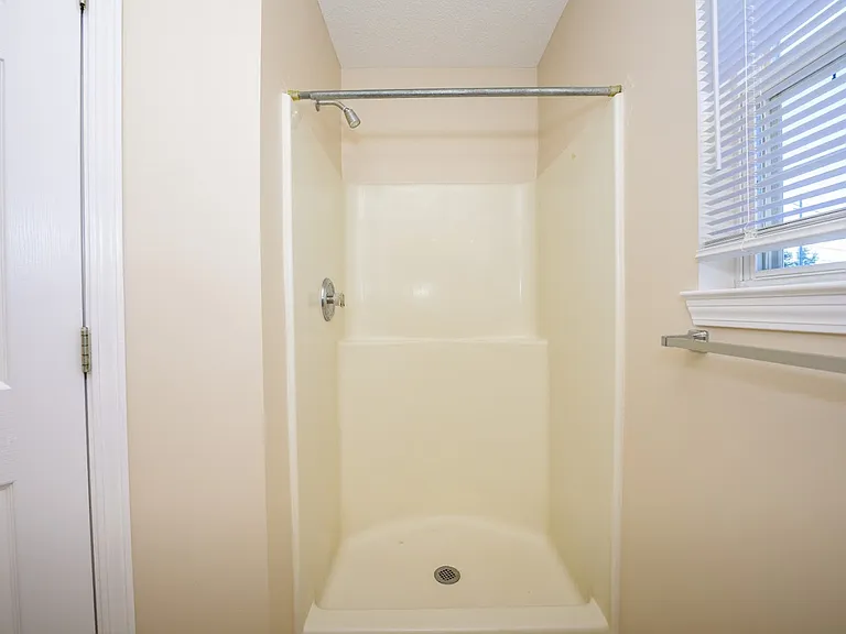 106 Keith Ct — Photo 14