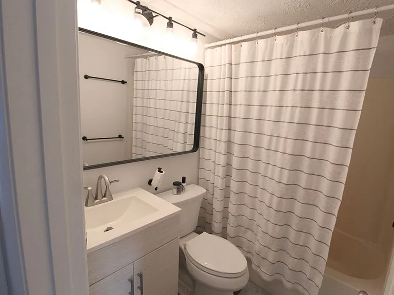 1380 Hunters Rd #I — Photo 11