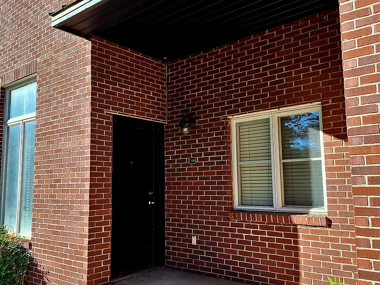 401 10th St NW #C109 — Photo 1