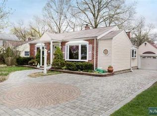 79 Maple St, Bergenfield, NJ 07621