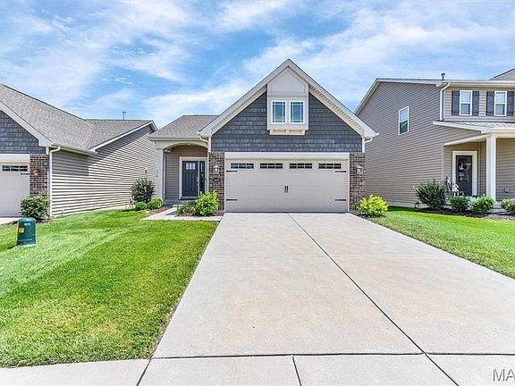 3rd image of 405 Copperfield Ct