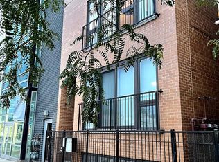 2505 W Fullerton Ave, Chicago, IL 60647