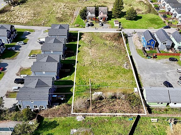 2nd image of 704 Hamilton Ranch Road