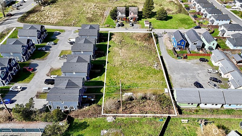 2nd image of 704 Hamilton Ranch Road