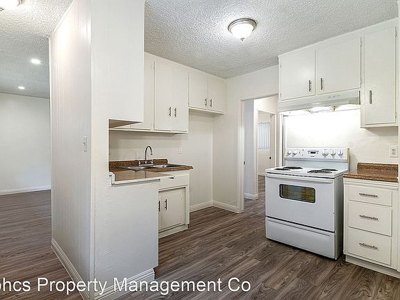 5th image of 20436 Cohasset St #18