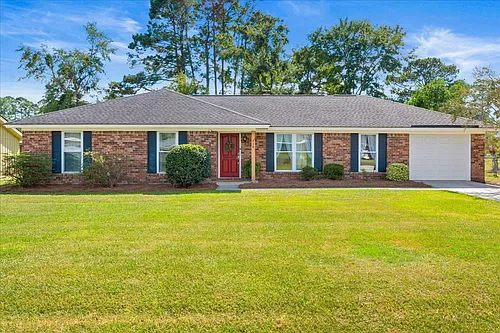 210 Pine Grove Dr Photo 1