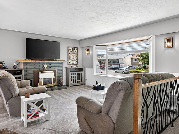 5th image of 932 Renfrew Ave