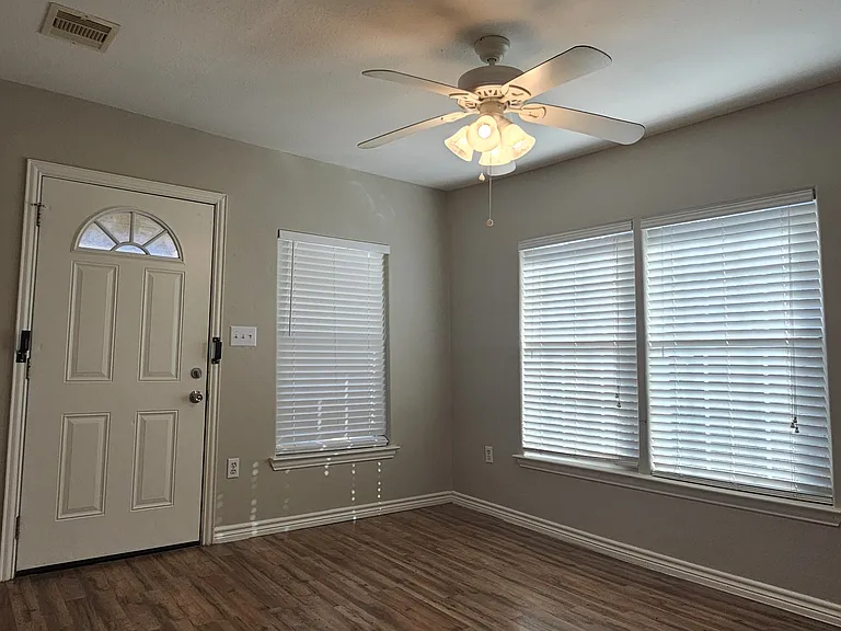 1415 Copeland St — Photo 1