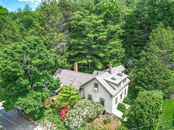 4 Wolcott Ter, Winchester, MA 01890