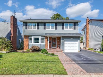 32 Staples Street, Farmingdale, NY, 11735