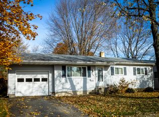 325 Borden Ave, Sycamore, IL 60178