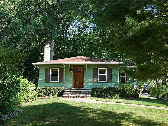 3rd image of 167 Woodland Ave