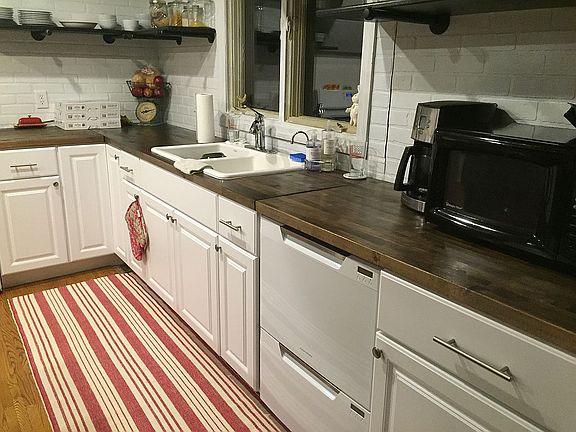 5th image of 3560 Lake Dr SE
