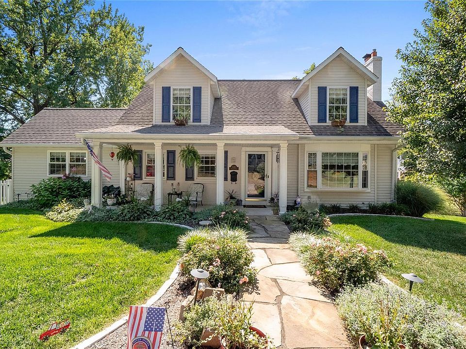 1st image of 848 Yosemite Dr