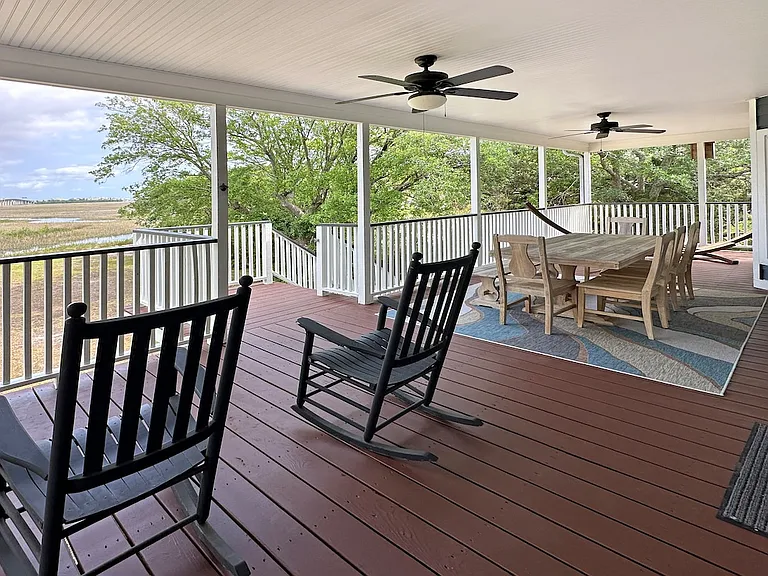 563 Harbor View Cir — Photo 17