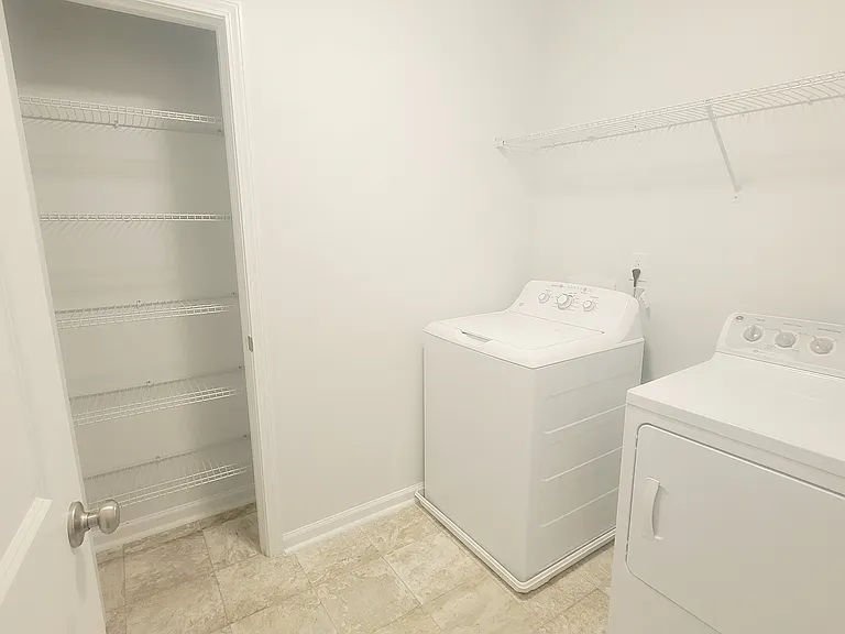 1489 Oldenburg Dr — Photo 10