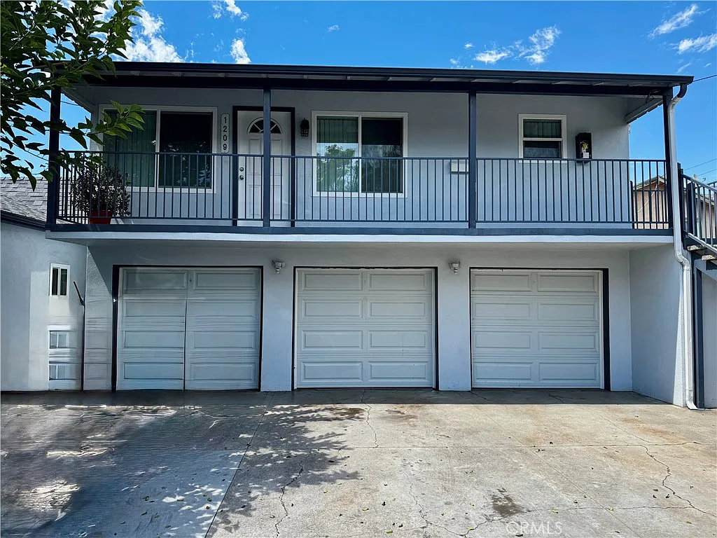 1 bed, 800 sqft, $1,850 — Photo 1