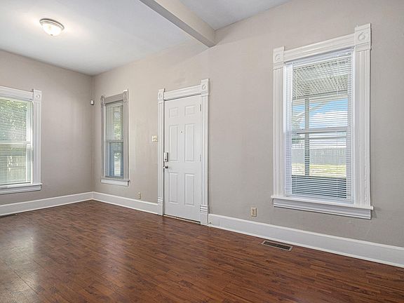 3rd image of 422 N Eddy St