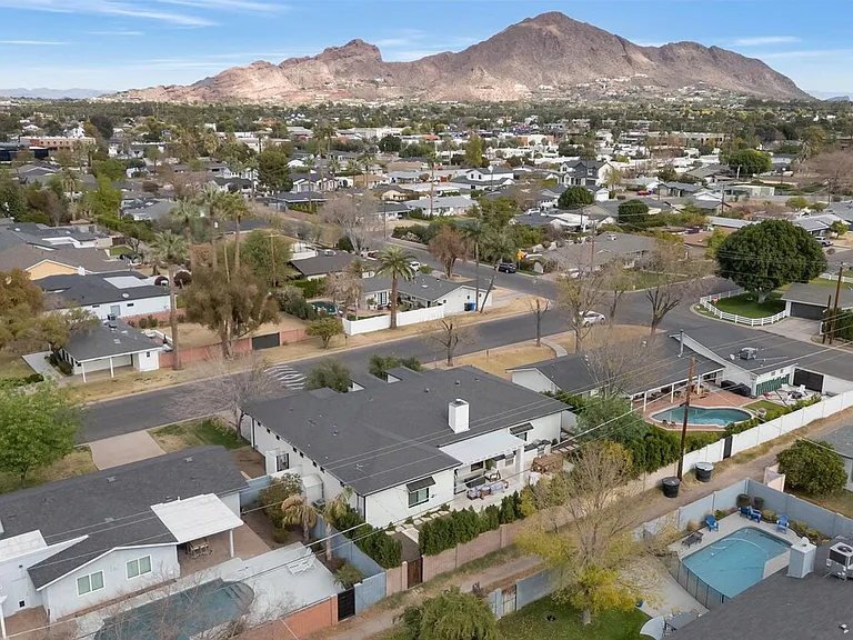 4147 E Clarendon Ave — Photo 30