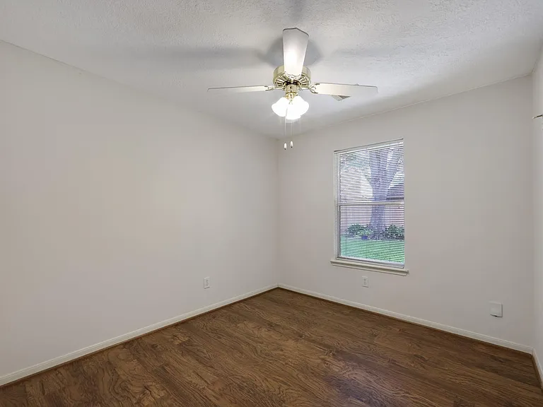 8910 Driftstone Dr — Photo 18