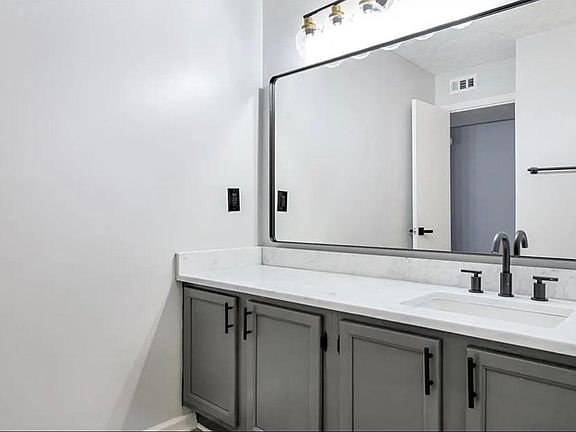 4th image of 9453 Cypress Ln