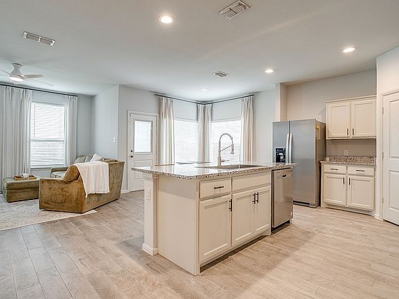 3rd image of 336 Youngblood Ln