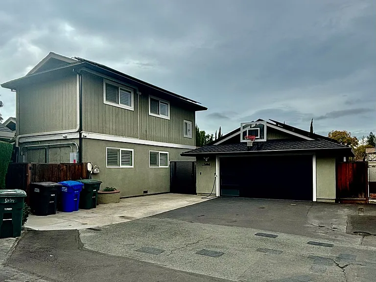 5464 Anselmo Ct — Photo 1