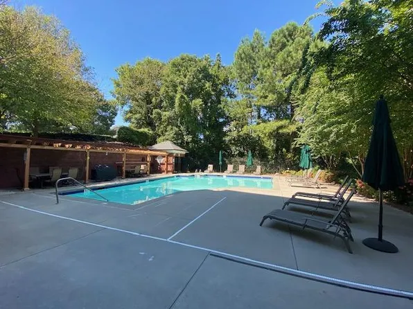 3275 Lenox Rd NE APT 215, Atlanta, GA 30324