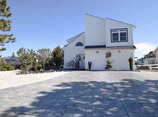 650 Newell Ave, Manahawkin, NJ 08050
