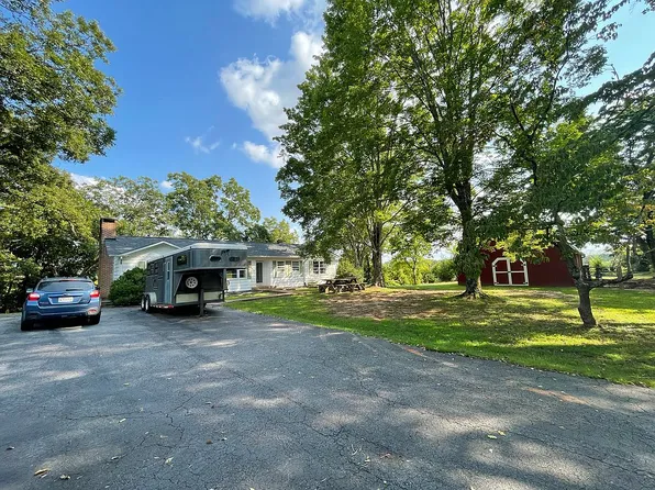 1400 N Blackstock Rd, Landrum, SC 29356