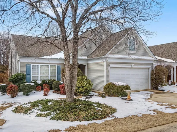 107 Saint James Place Dr, Greer, SC 29650