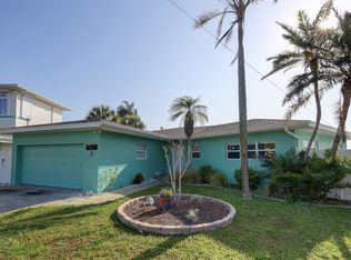 16001 5th St E, Redington Beach, FL 33708
