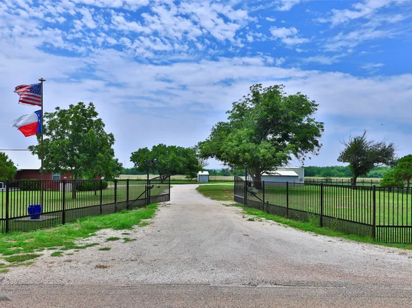 209 1st St, Tuscola, TX 79562