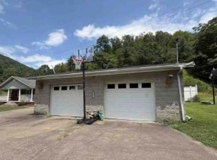 115 Godby Branch Rd, Chapmanville, WV 25508