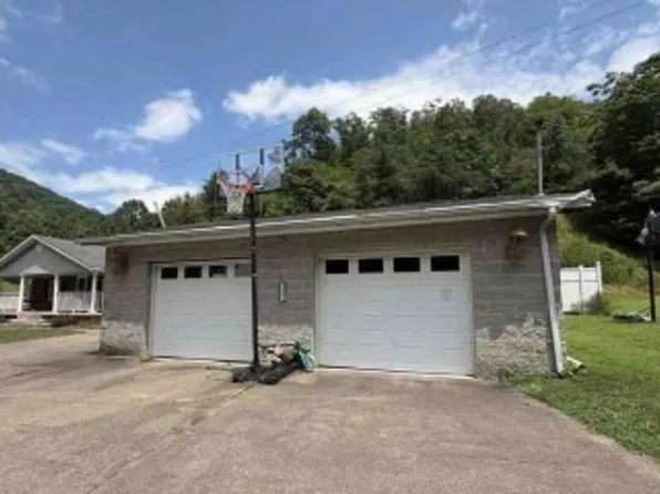 115 Godby Branch Rd, Chapmanville, WV 25508