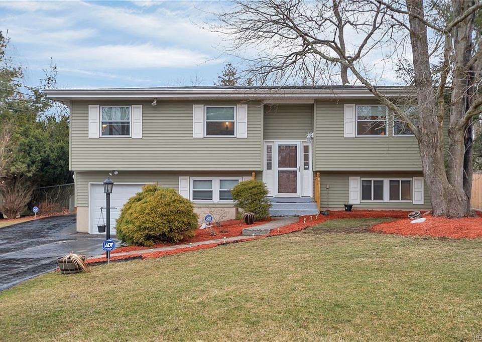1st image of 3 Dogwood Ct