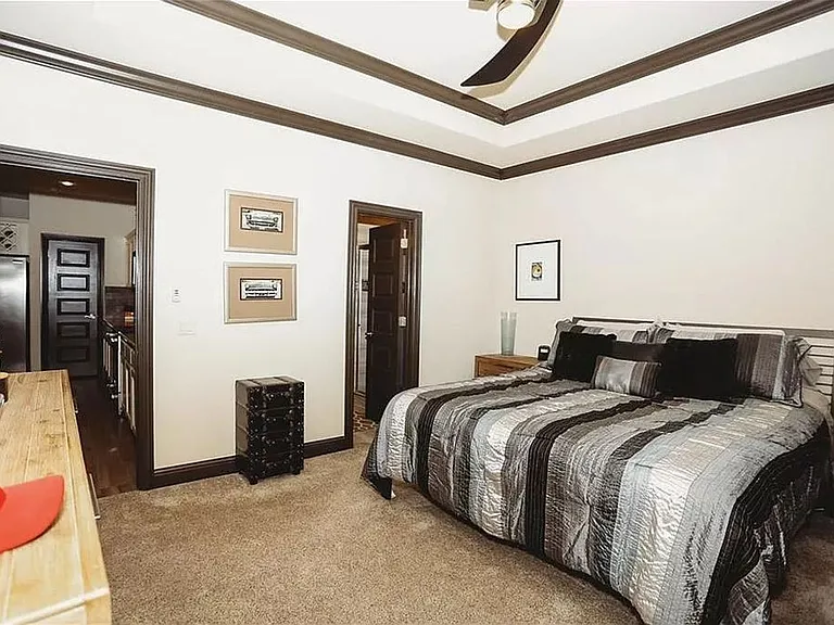 1804 SW Riverstone Rd — Photo 7